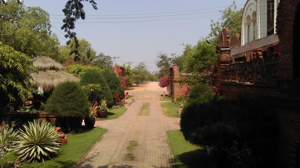 Kaday Aung Hotel Bagan Exteriör bild