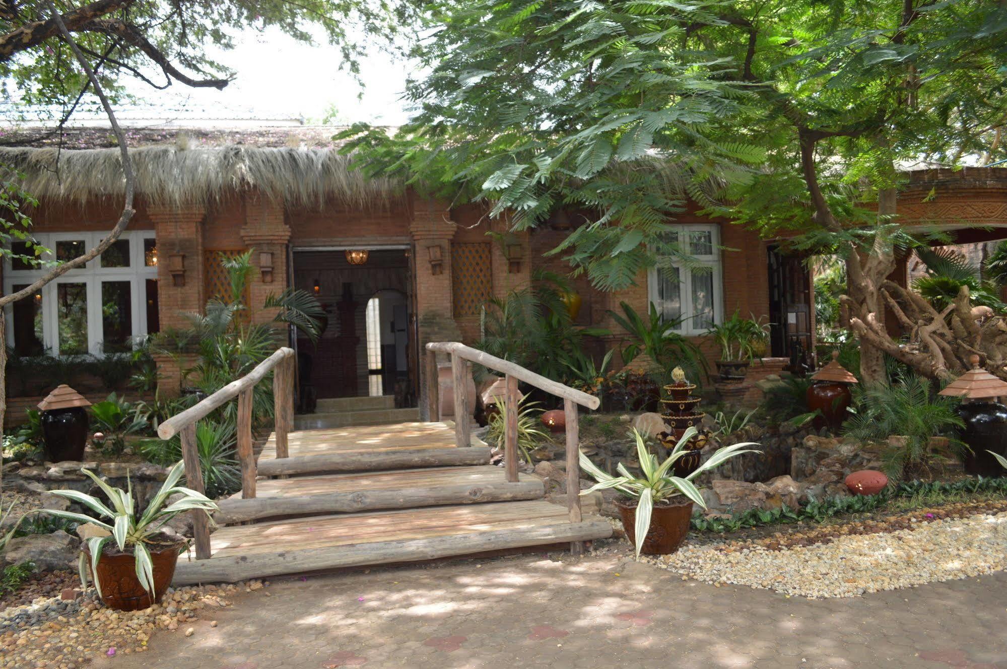 Kaday Aung Hotel Bagan Exteriör bild